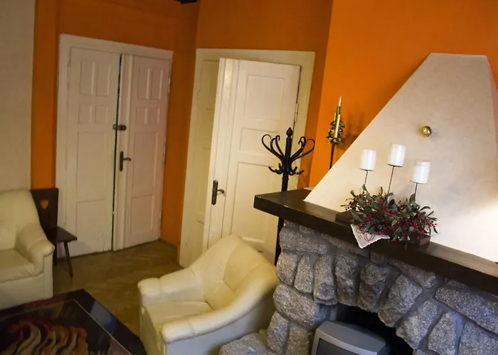 Willa W Dolinie 스클라르스카포렘바