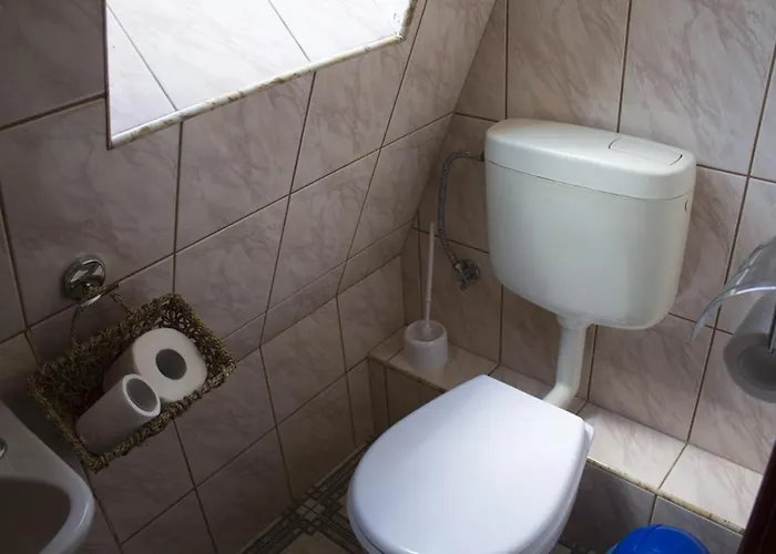 Willa W Dolinie * 스클라르스카포렘바