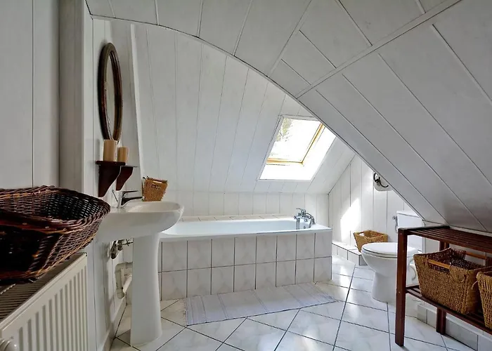 Willa W Dolinie 스클라르스카포렘바