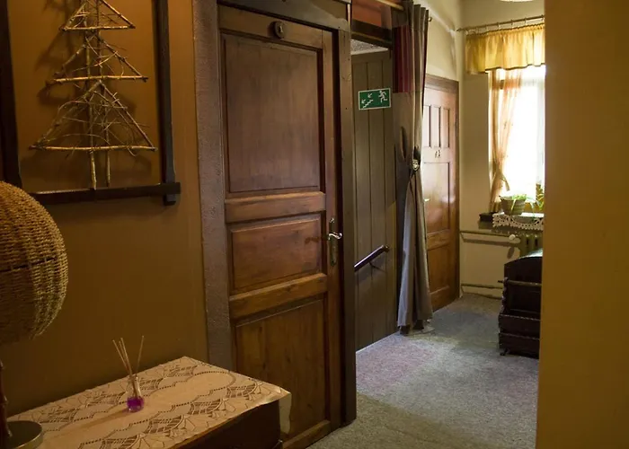 Willa W Dolinie 스클라르스카포렘바